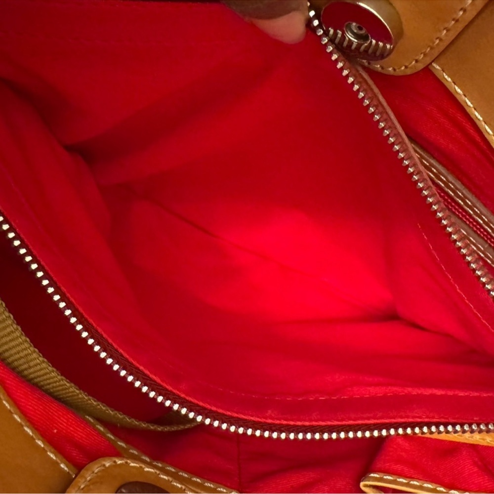 New Dooney & Bourke Emily Tote – Red Pebble Leather with Crossbody Strap - Picture 8 of 10